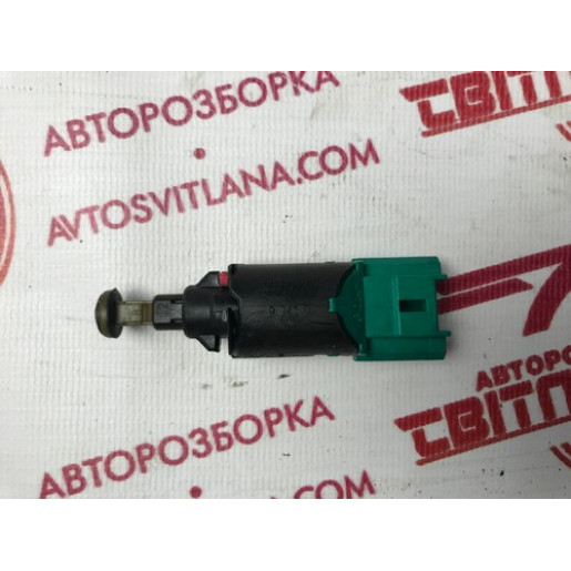Датчик включення стоп сигналу Partner / Berlingo 2008- 9650688480